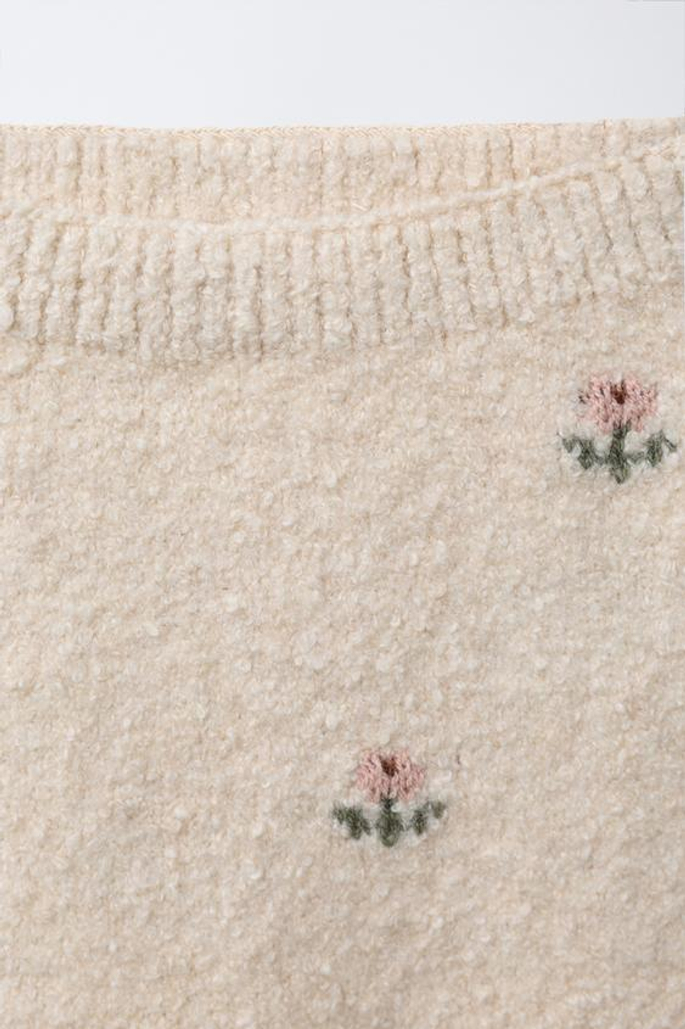 ZARA БРЮКИ С ВЫШИВКОЙ В ВИДЕ ЦВЕТОВ, СВЕТЛО-БЕЖЕВЫЙ