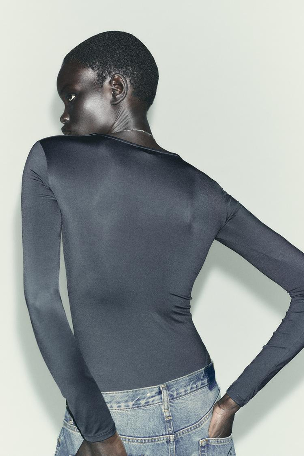 ZARA БАЗОВОЕ БОДИ ИЗ ПОЛИАМИДА, СВИНЦОВЫЙ