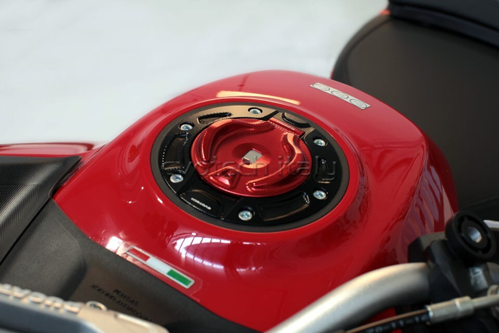 FCK-05 EVOTECH ITALIA KEY LOCK BILLET ALUMINIUM TANK CAP (MTS)