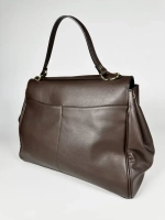 Женская сумка из натуральной кожи ягненка коричневого цвета