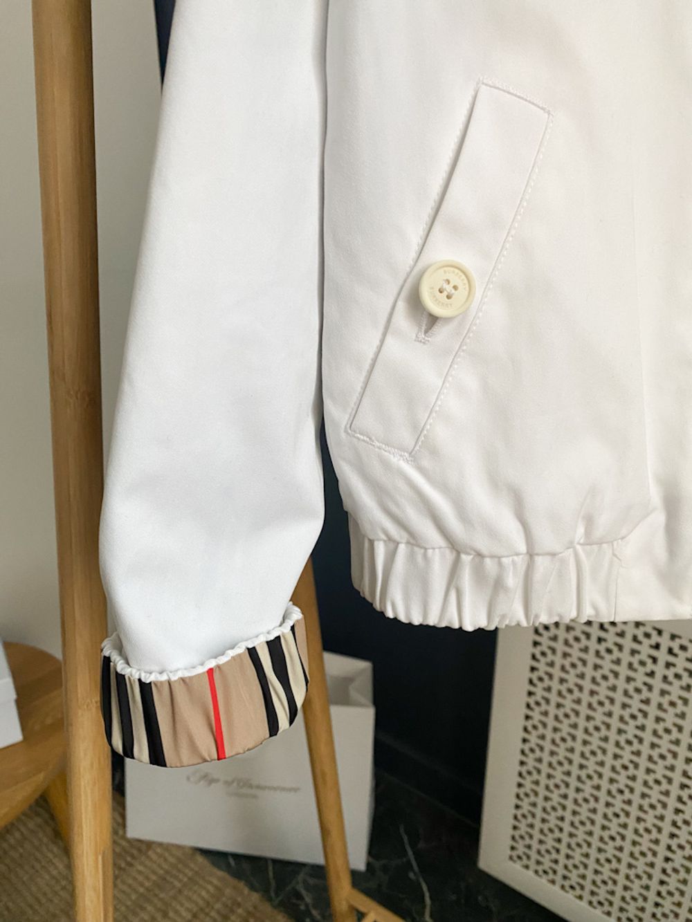 Куртка-бомбер Burberry, 140