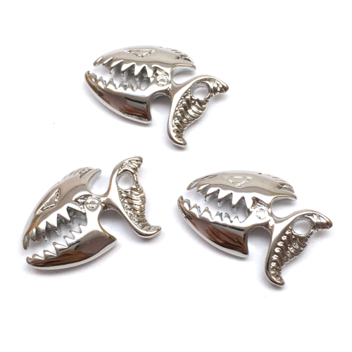 Подвеска "Опасная рыба" 17х12 мм, родий