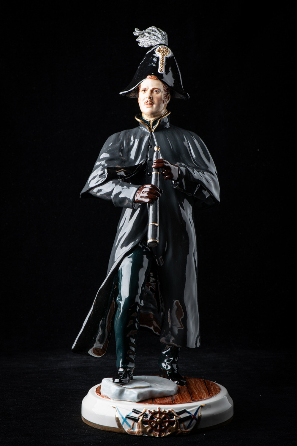 Статуэтка. Фарфор. Солдат. Беллинсгаузен Фаддей Фаддеевич - Русский флотоводец. Россия