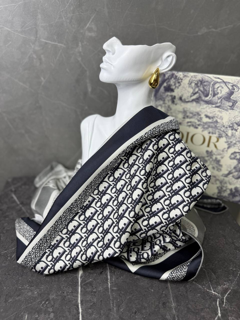Платок Christian Dior
