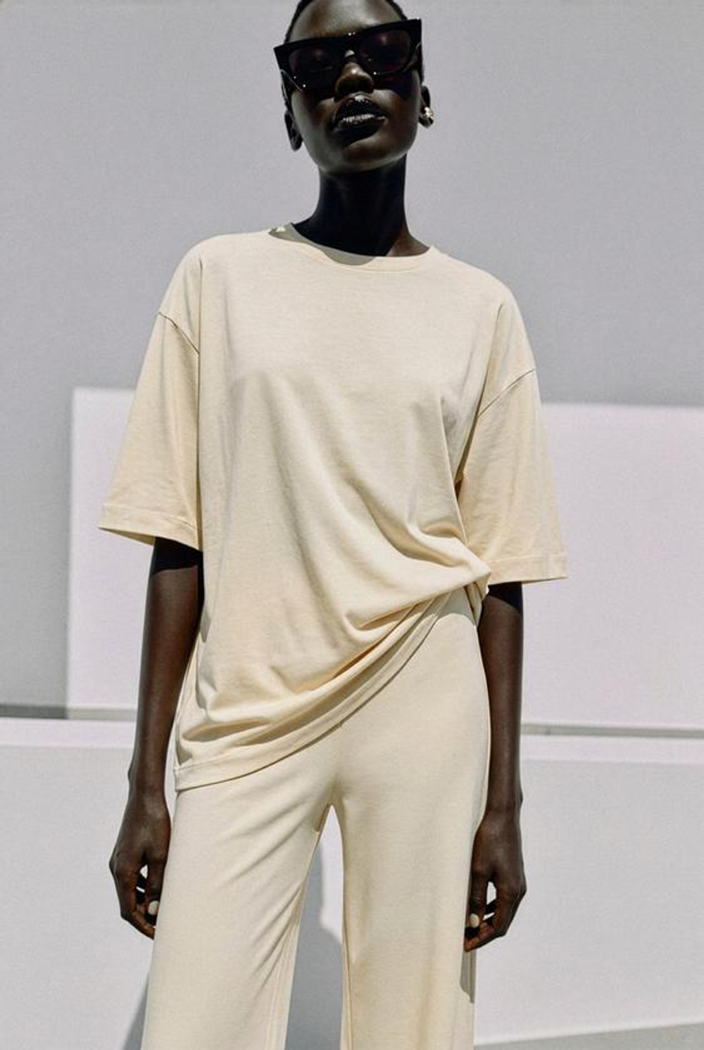 ZARA СТРУЯЩИЕСЯ БРЮКИ-ПАЛАЦЦО, ЦВЕТ СЛИВОЧНОГО МАСЛА