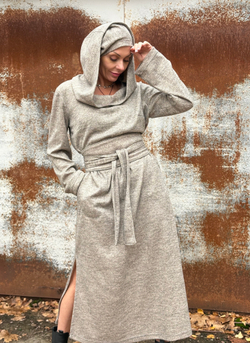 Платье Assassin / не знаем какой это цвет / красивый