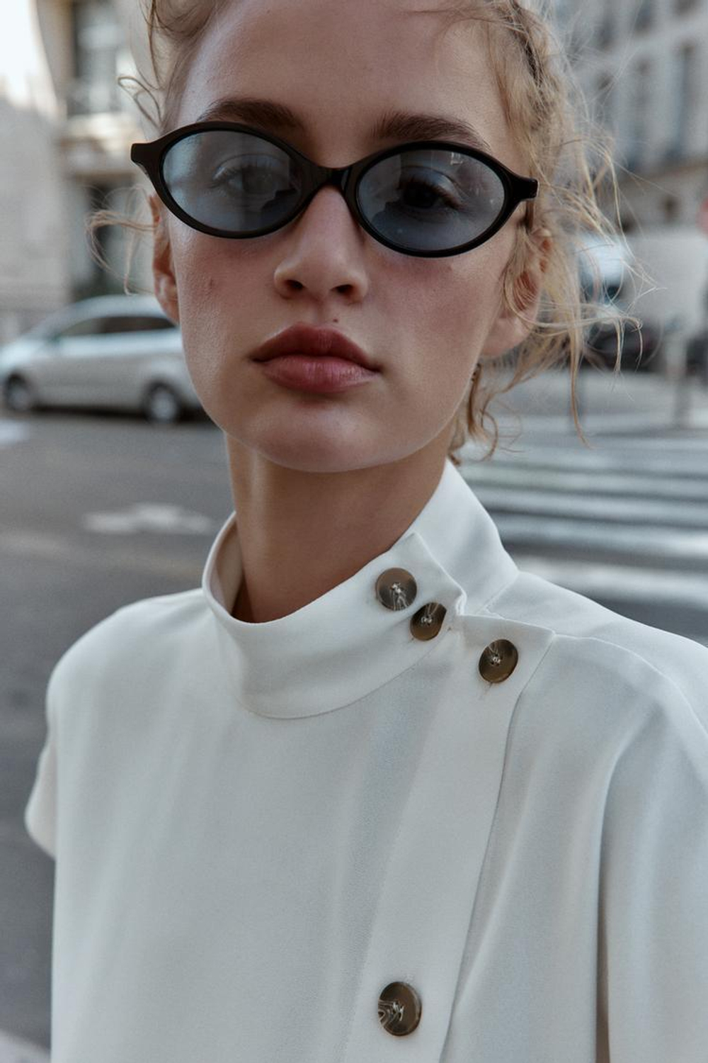 ZARA РУБАШКА С КОНТРАСТНЫМИ ПУГОВИЦАМИ, ЖЕЛТОВАТО-БЕЛЫЙ