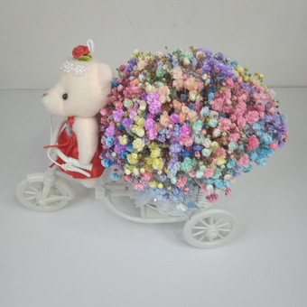 Композиция с радужной гипсофилой Ехали медведи....