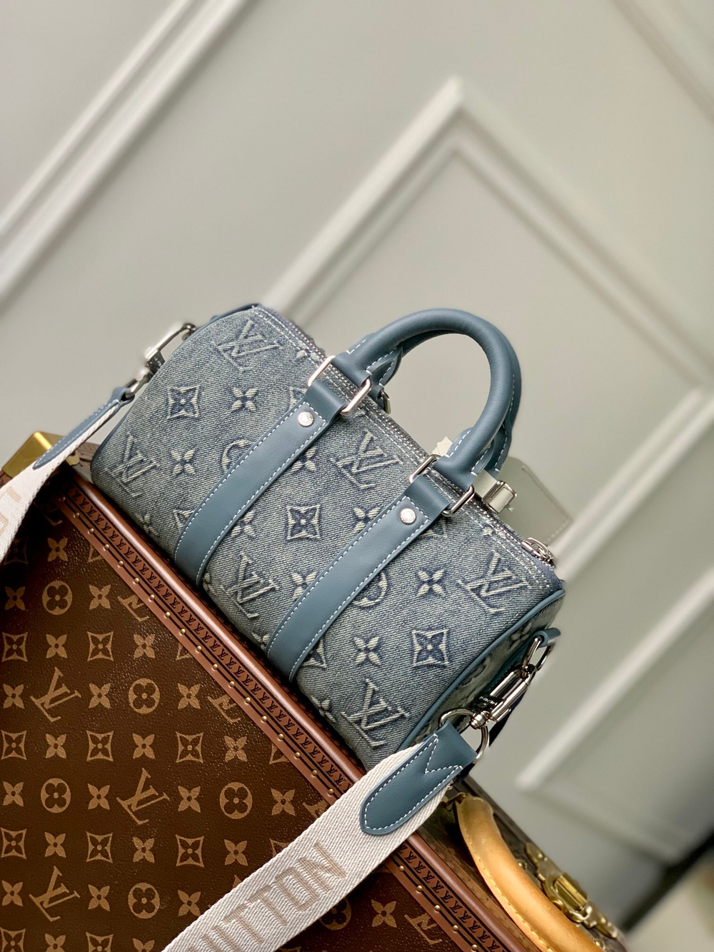 Louis Vuitton Keepall 25