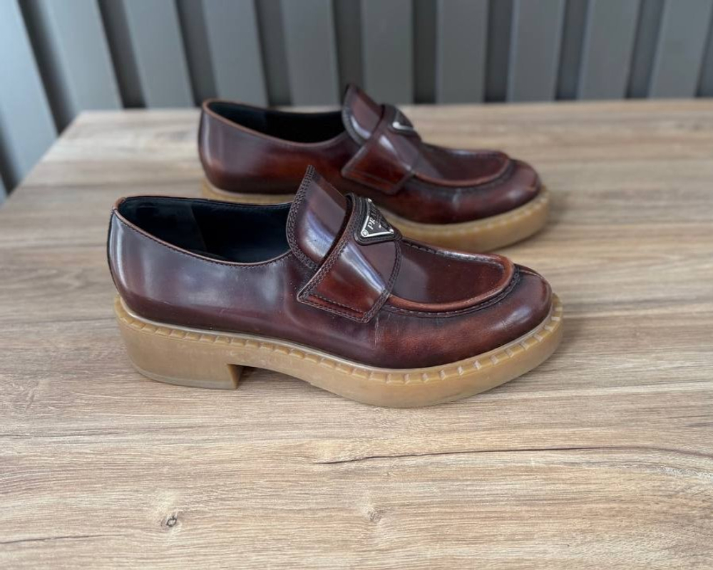 Лоферы Prada