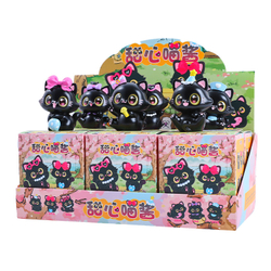 Коллекционные игрушки "Black Cat"