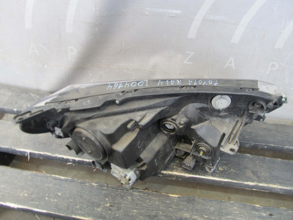 Фара левая LED Toyota RAV4 IV (XA40)  Б/У Оригинал 8118542680