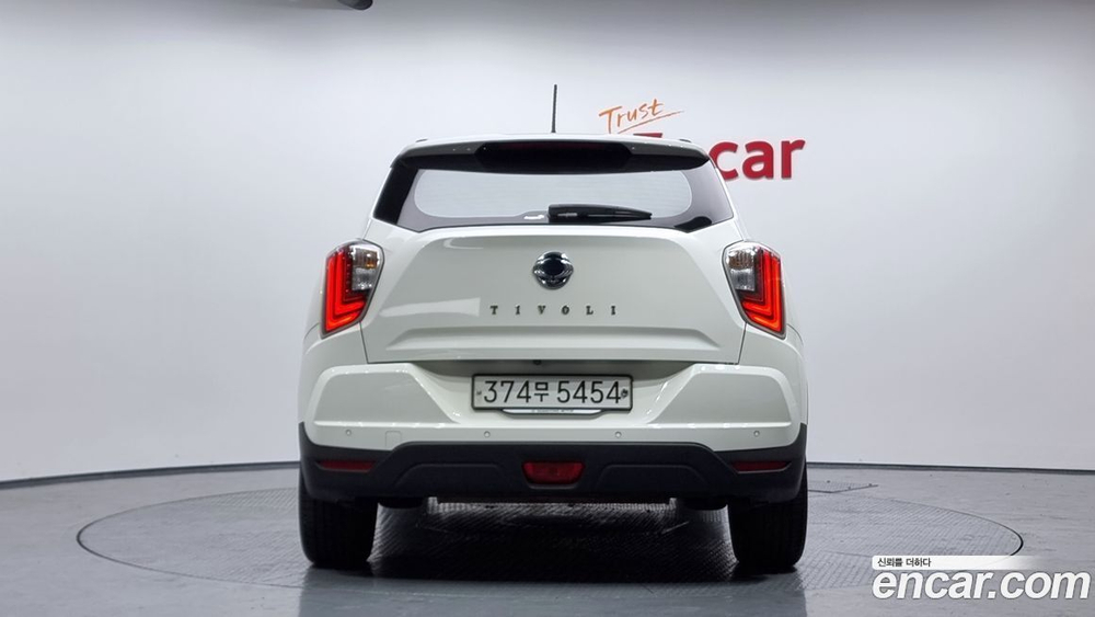 KG Mobility (Ssangyong) Very New Tivoli Бензин 1.5 2WD (01.2020)