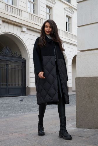 Удлиненная черная куртка-пальто с капюшоном