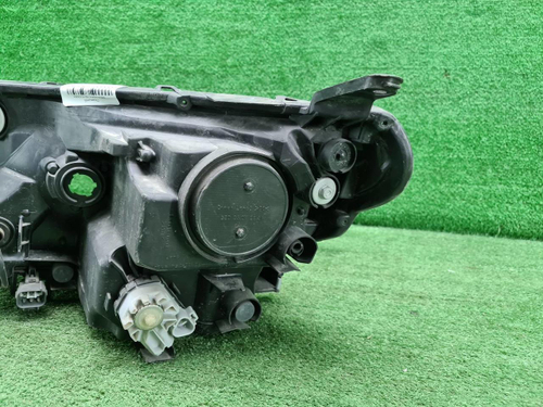 Битая Фара правая Toyota RAV4 4 CA40 (15-19) LED