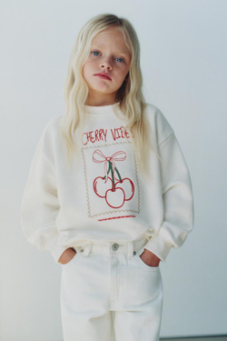 ZARA ТОЛСТОВКА С ВЫШИВКОЙ «ВИШНИ», ЖЕЛТОВАТО-БЕЛЫЙ