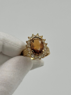 Кольцо с коричневым кристаллом