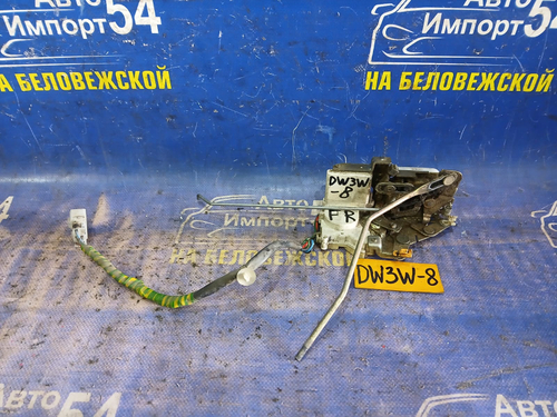 Замок двери передней правой MAZDA DEMIO 1998