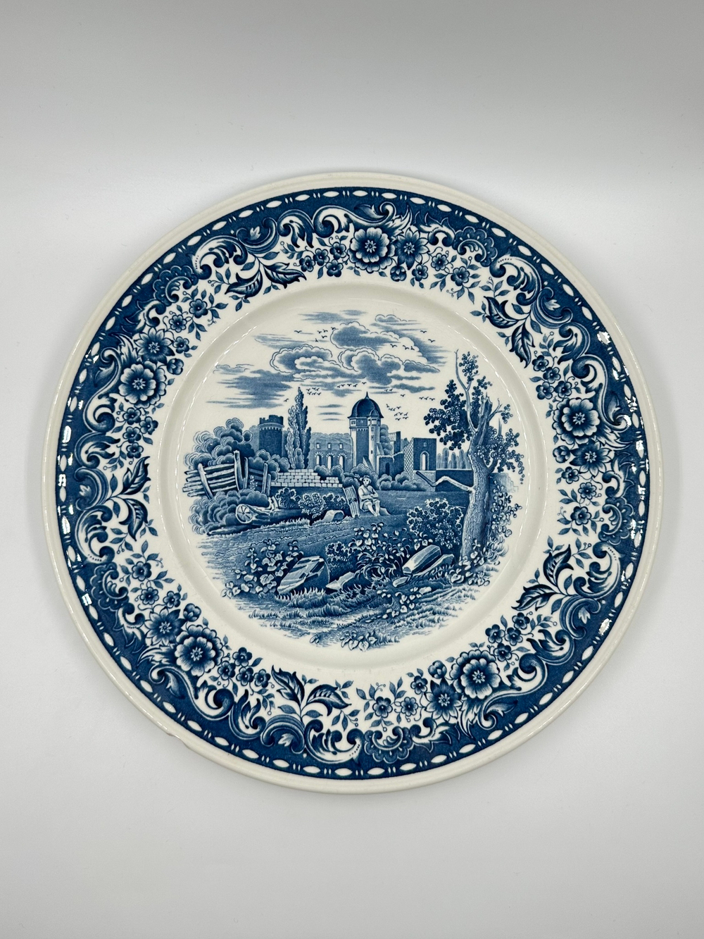 Тарелка 26,5см Villeroy & Boch, Blue Castle (скол)