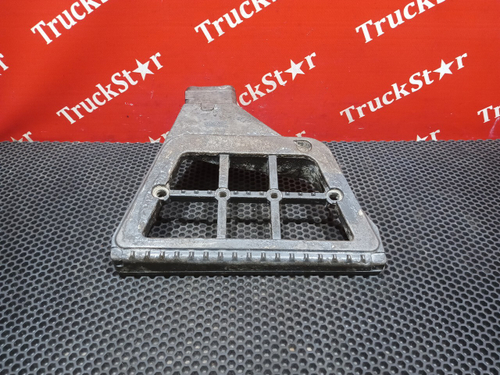 Кронштейн корпуса подножки левого 2018г.