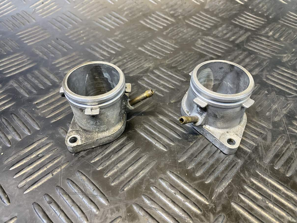 Патрубки впускные Yamaha TDM850 RN03J 053986