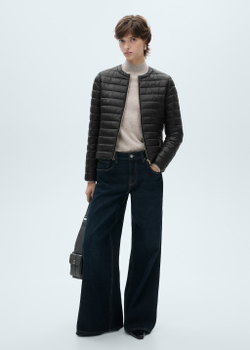 Короткий стеганый анорак с карманами