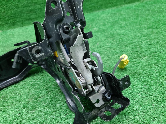 Кронштейн фары левый BMW 3er G20 (2018-н.в.)