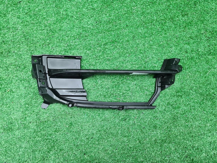 Решетка перед. бампера Porsche Panamera 971 20-24