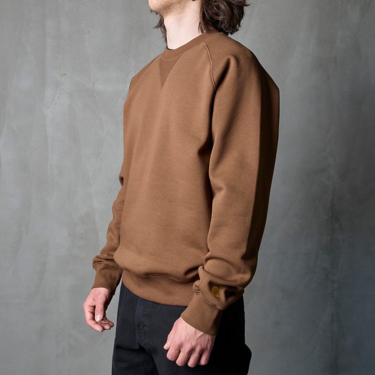 Толстовка мужская Carhartt WIP Chase Sweatshirt артикул:I033660_chocolate - купить в магазине Дайс