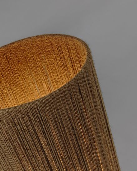 Торшер Kor из джута и акации в темной отделке