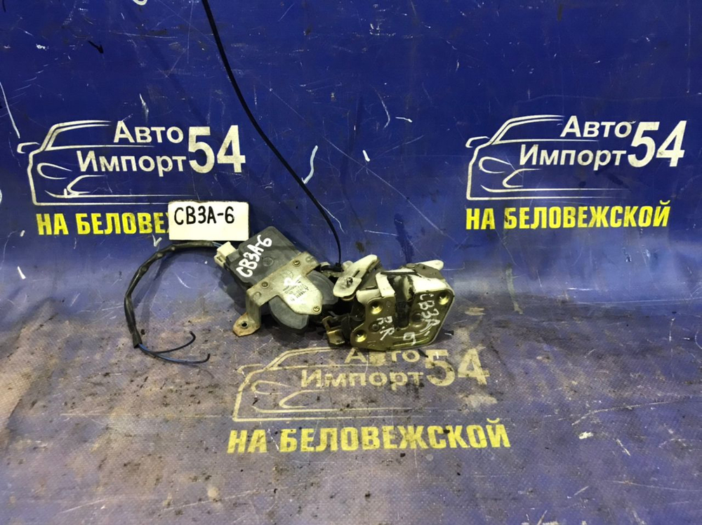 Замок двери задней правой MITSUBISHI LANCER 1993