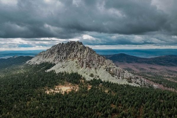 Легенда о Таганае и трёх сыновьях: как каменные великаны стали Уральскими хребтами