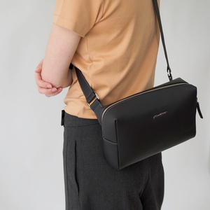 Сумка поясная Slash из кожи теленка, черного цвета