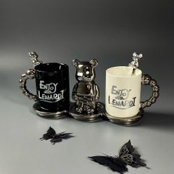 Lenardi 315-066 Набор 2 кружки 360мл с ложками на подставке и статуэтка в под.уп.(х8)Фарфор