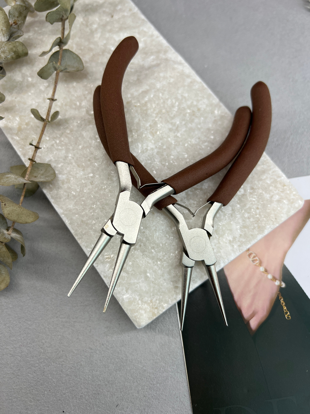 Ювелирные круглогубцы для сборки украшений