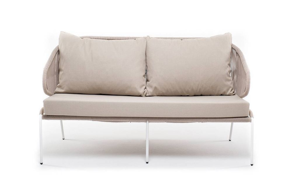 "Милан" диван 2-местный плетеный из роупа, каркас алюминий белый муар, роуп бежевый круглый, ткань бежевая 035