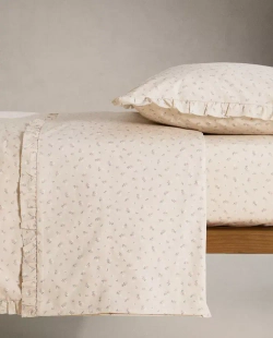 ZARA HOME ДЕТСКАЯ ПРОСТЫНЯ НА РЕЗИНКЕ С ЦВЕТОЧНЫМ ПРИНТОМ, РОЗОВЫЙ