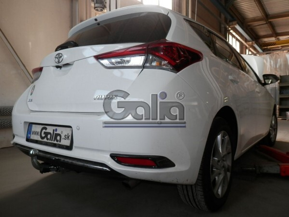 Фаркоп оцинкованный Galia T056C для Toyota Auris хетчбек 2007-2013, 2013-(паспорт и сертификат в комплекте)(без электрики)
