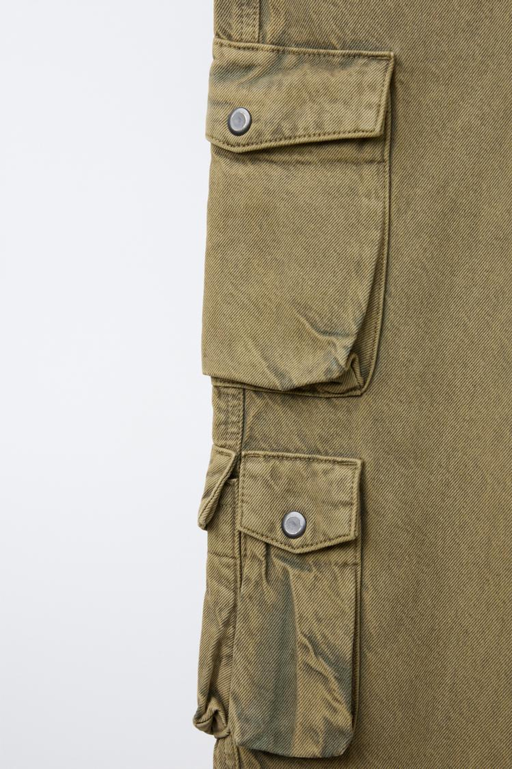 ZARA ДЖИНСЫ КАРГО С КАРМАНАМИ, ОЛИВКОВЫЙ