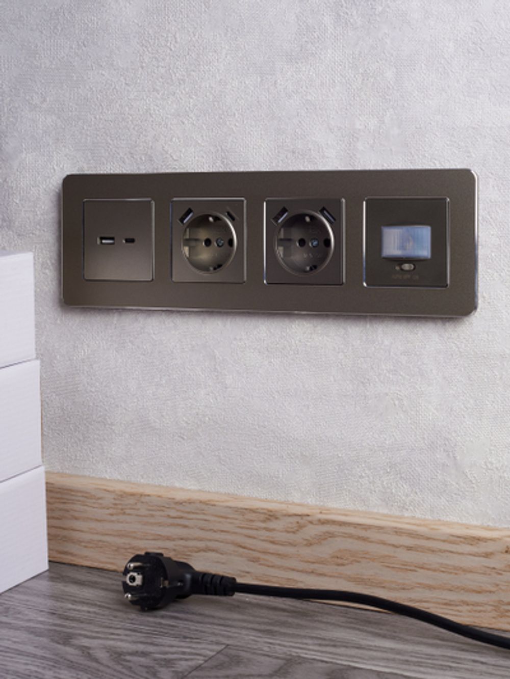 BRITE Розетка USB A+C 18Вт РЮ11-1-БрШ шампань IEK