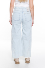 ДЖИНСЫ С ШИРОКИМИ ШТАНИНАМИ