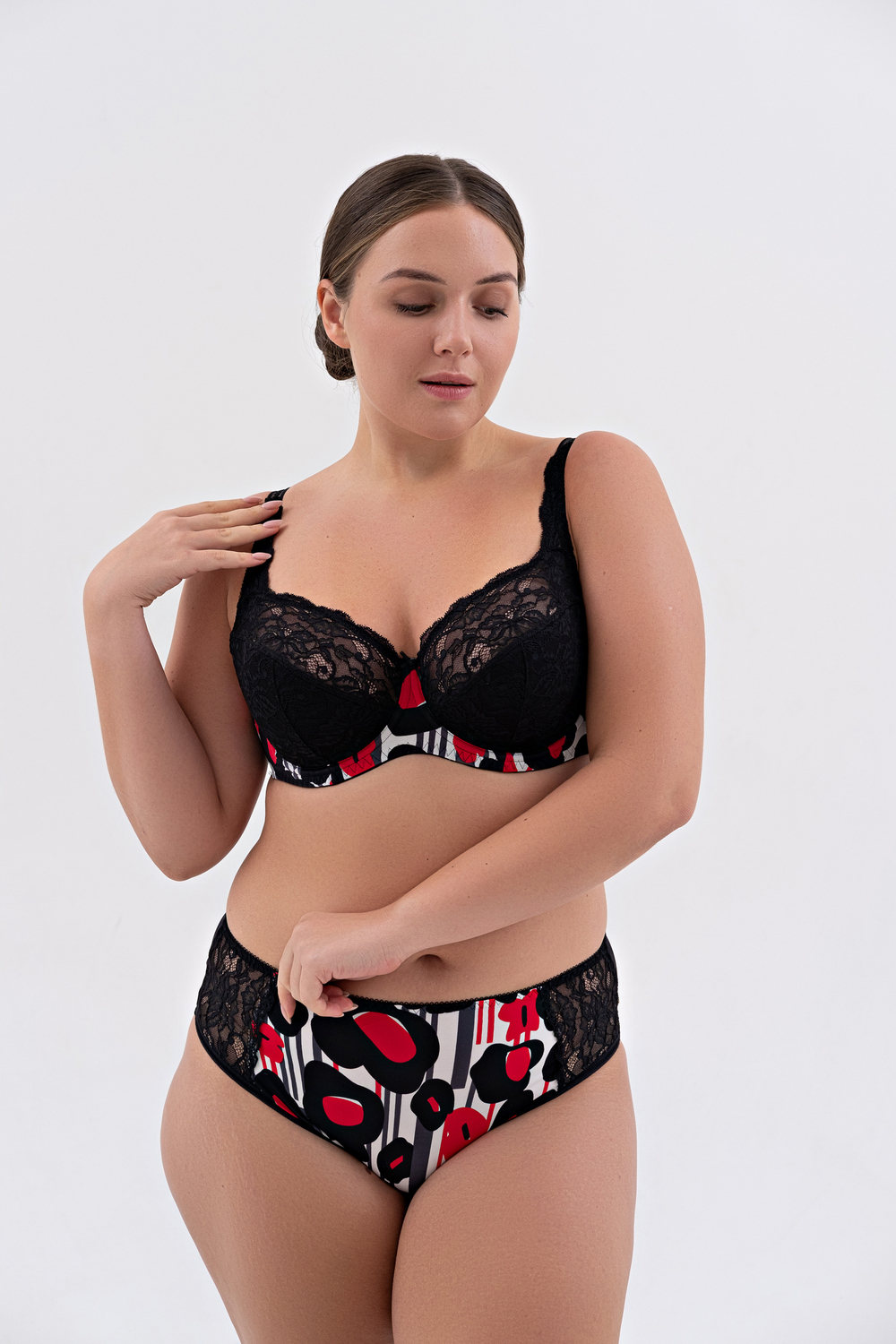 1109 бюстгальтер "Черный мак"