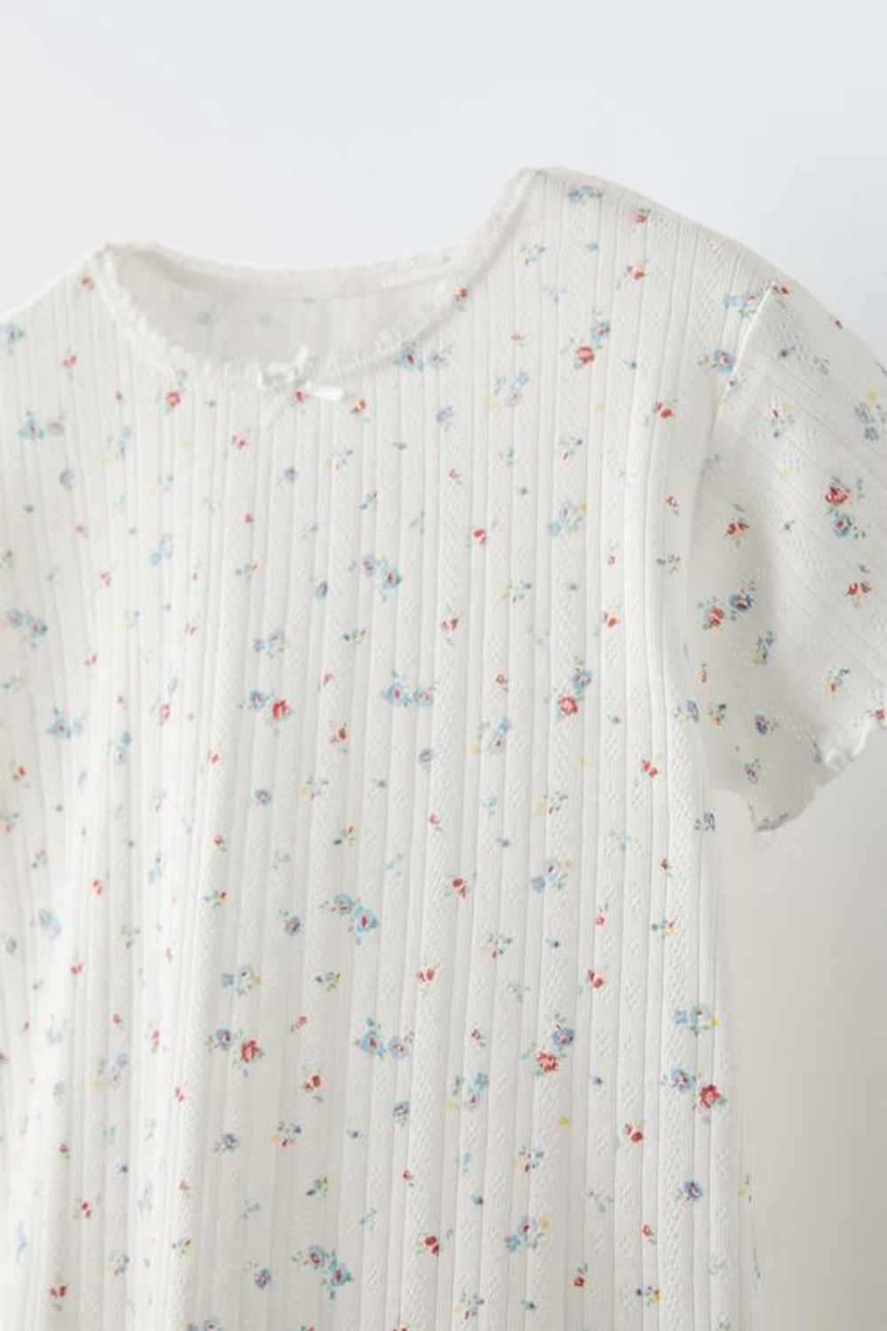 ZARA КОМПЛЕКТ С ПЕРФОРАЦИЕЙ И ЦВЕТОЧНЫМ ПРИНТОМ, ЭКРЮ