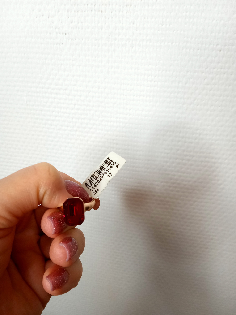 Кольцо позолоченное с рубином.Размер - 17