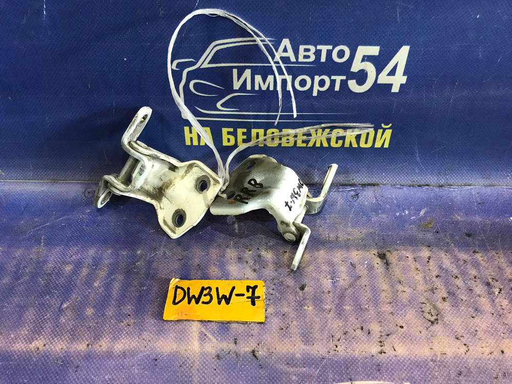 Петля двери задней правой MAZDA DEMIO 1998