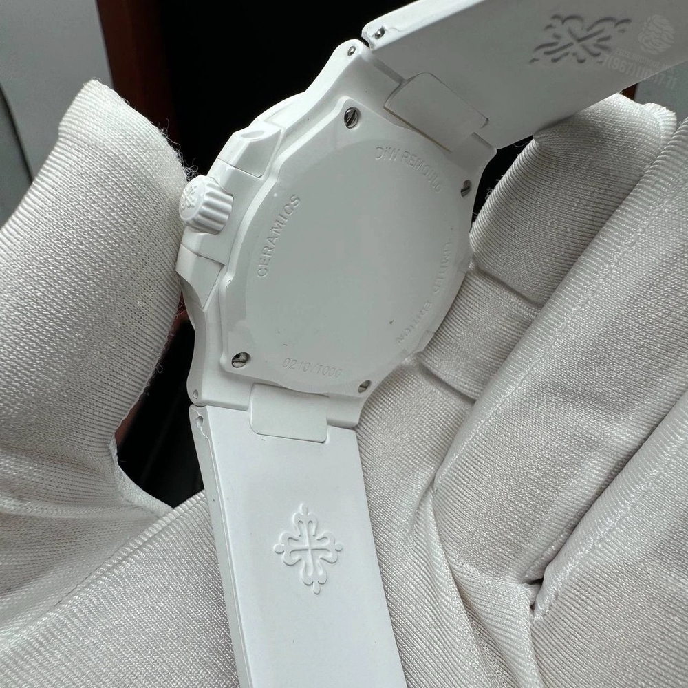 Часы Patek Philippe Nautilus White Ceramica 40