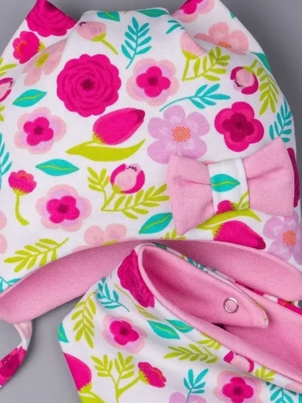 Шапка трикотажная демисезонная и снуд