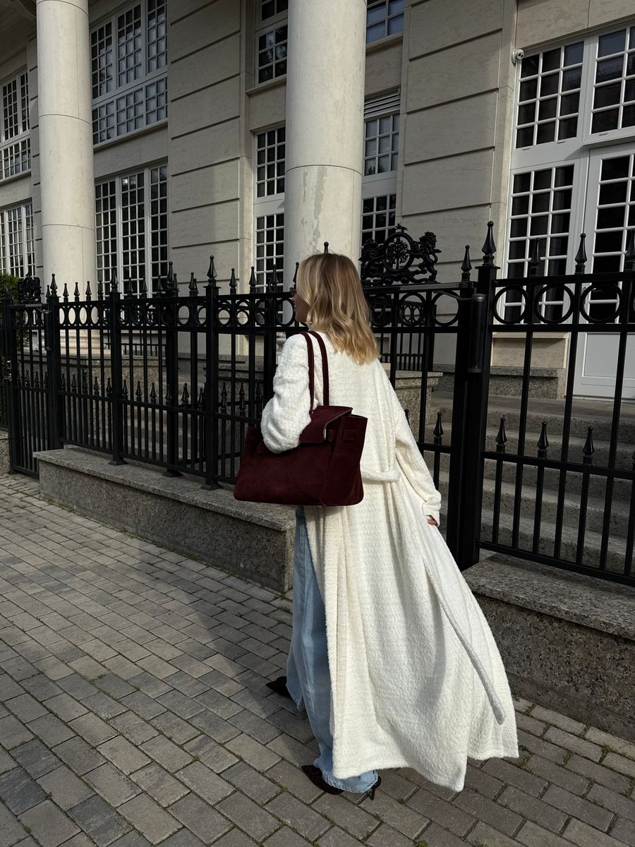 Накидка из пушистого трикотажа молочная