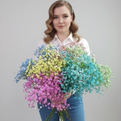 Цветная гипсофила в монобукете.