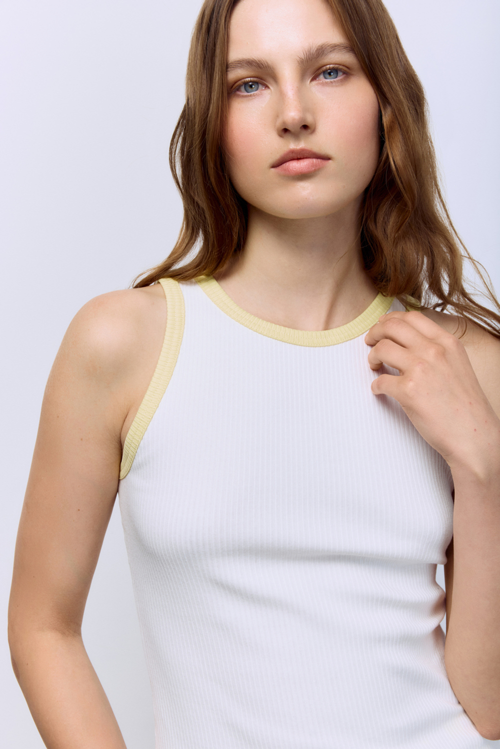 Топ из хлопковой рибаны с контрастной отделкой